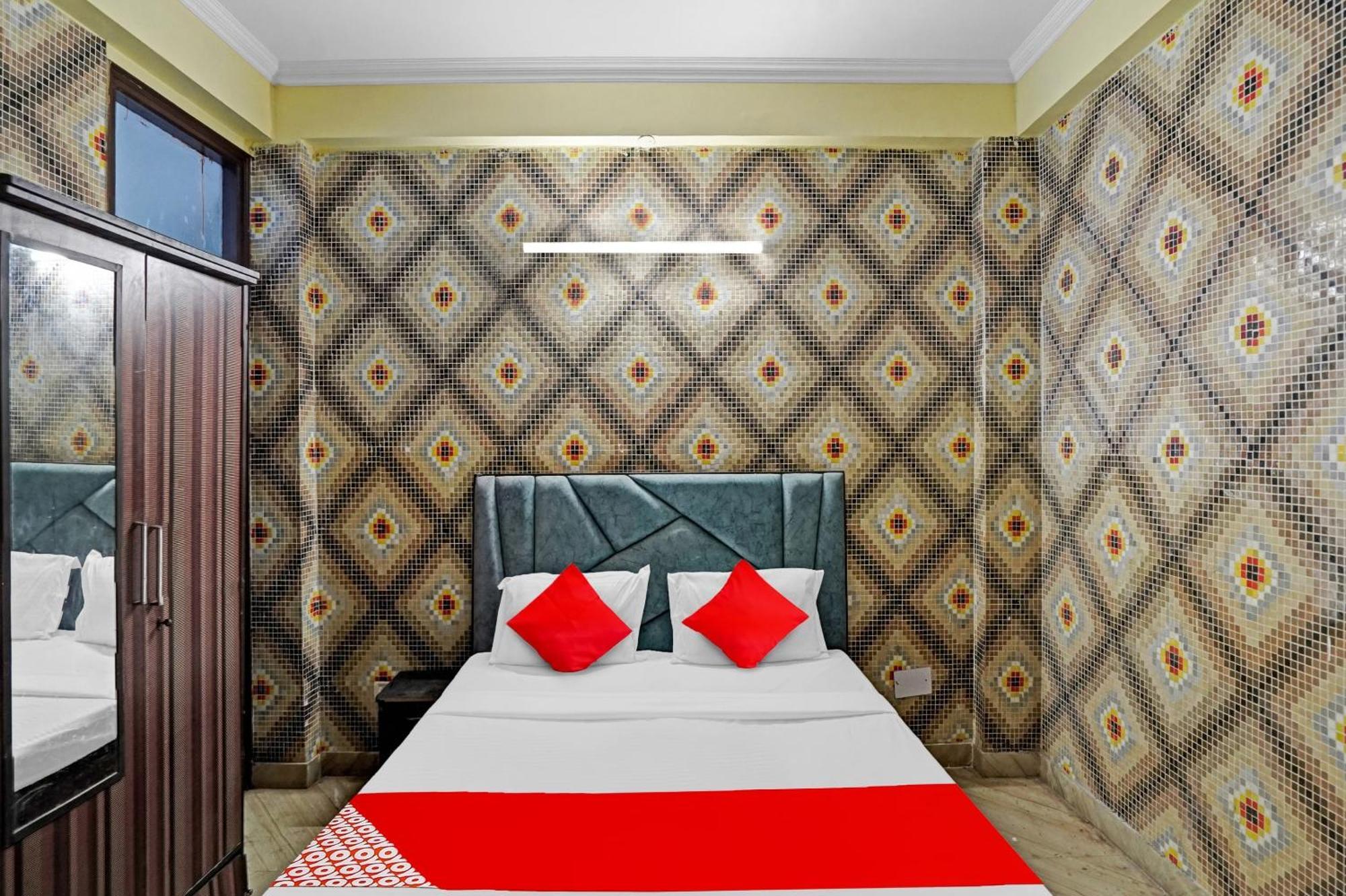 Hotel O Park View Noida Eksteriør billede