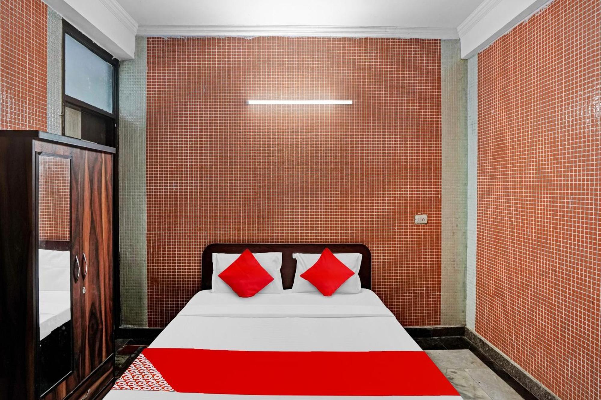 Hotel O Park View Noida Eksteriør billede